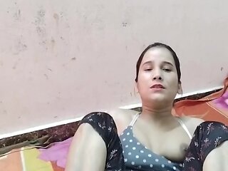Naukrani Ko Paise Dekar Malik Ne Chod Diya