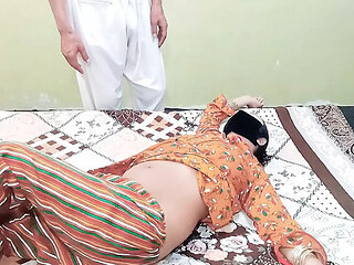 Desi Indian Aunty Doggystyle Fuck - Big Ass & Tight Pussy - Hindi Audio - HotQueenPk
