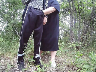 Stepmom Gives Blowjob in Park and Swallows Cum - Zona901 Amateur Outdoor MILF