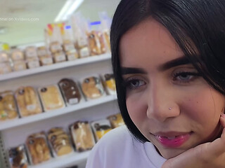 La chica que conoc&iacute_ en la estaci&oacute_n de servicio de gasolina la invite a comer y despu&eacute_s a los d&iacute_as vino a mi casa