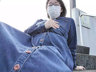 A Married Woman Gets Excited by Outdoor Masturbation