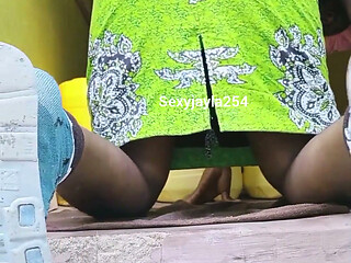 Big Ass African Shemale Jerking off Her Big Black Dick
