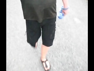 Morgens mit Nylonf&uuml_&szlig_en in Birkenstocks unterwegs