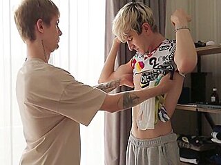 Two Guys With Big Cocks Got Excited By A Cute Twink, Juicy Deepthroat Blowjob And Fucking 10 Min