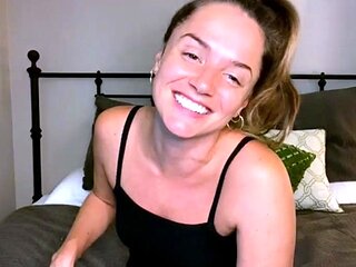 Amateur Webcam Teen Masturbates And Teases