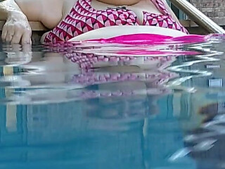 Big Beauty Nurse Vicki Shows off Her Water Shoes and