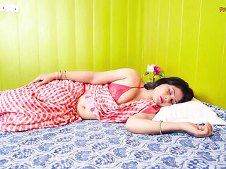 Desi Couple Hot Bedroom Sex - Amateur Indian Blowjob & Pussy Eating in HD