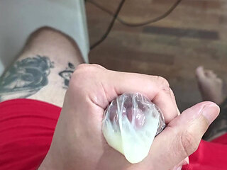 JERKING OFF WITH A CONDOM - MY NEW ONLYFANS LKINGSBR1
