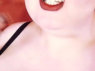 Entrancing Lip Worship
