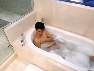 Voyeuristic Shower Peeping Buddies Nicholas Ryder and Jason Wolf Deliver Steamy Blowjobs Before Jasons