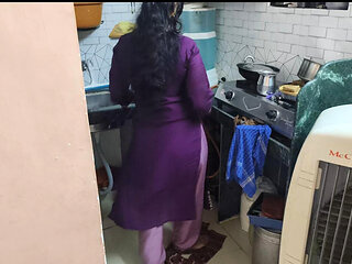 Hot beautiful Desi gaon ki bhabhi aur nadan devar full romantic sex