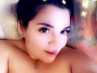 Big boob brunette masturbates on webcam