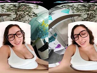 Leanna Lovings VR babysitter
