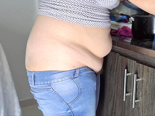 Buttcrack in the Kitchen