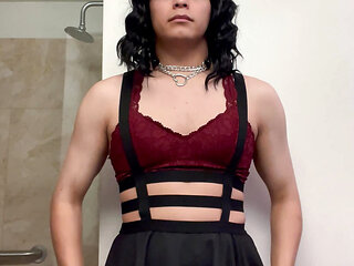 Dressing up for my Grindr stepdaddy