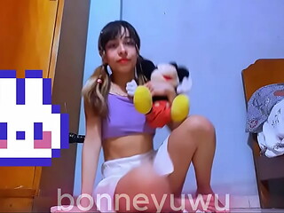 Bonneyuwu - 12:21 me doy en cuatro con el dildo
