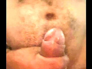Paja r&aacute_pida en la ducha,tengo la verga fresquita