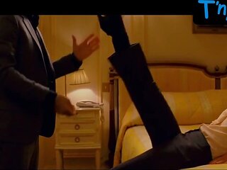 Natalie Portman Rump, Milk cans Episode in Motel Chevalier