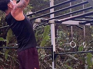 Full-body Training with a Predominance of Pulldowns