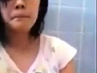 Amateur Asian Girl in Glasses Masturbating
