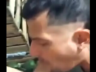 FUI PEGAR BANANA NO ESTOQUE E GANHEI PICA NA BOCA E LEITE