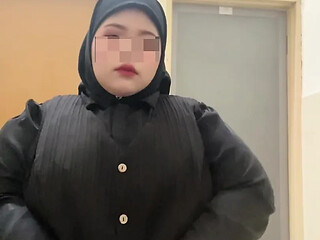 Mature teacher goes wild in boys' toilet