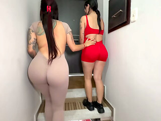 Anitta miller aprovecha la clase de yoga para manosear a su asistente