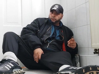 To Get Horny in the Wc, Dirty, Smelly, Wett. Dj -bro