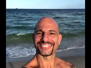 THE LIFEGUARD BEACH BODY TAN FIT  ITALIAN PORNSTAR MAXXX LOADZ