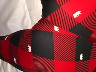 Melove Sexy Butt in Tight Red & Black Pants