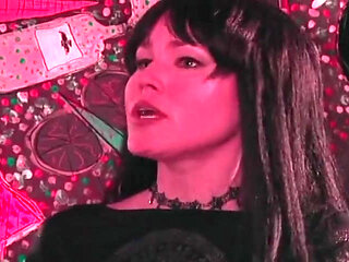 Fingered to Squirting Fountain on Public Stairs