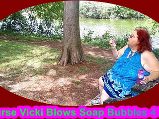 Spring Time I Love to Blow Bubbles in the Park for You!
