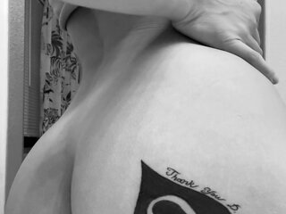 Amateur blondie solo anal masturbation