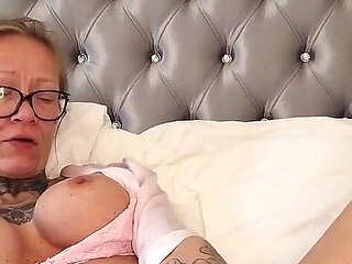 Thrusting Dildo Fun