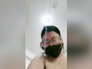 Olyviadara Masturbates With A Pink Dildo, Makes It Delicious