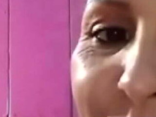 Brazilian babe Dinnigata sucks William Dotado's huge cock after shower