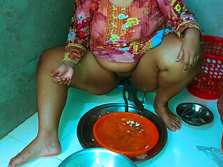 Desi Bhabhi Ji Ko Tremendous Choda Kitchen Par Jab Uski Cooking Karti Hoon