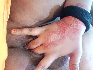 full squirts bad girl with her pussy