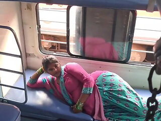 Deshi wife cheating with friends husband sex video porn video