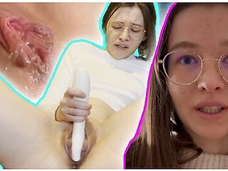 Squirting 18yo Teen With Huge Labia