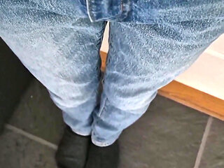 Jeans Piss