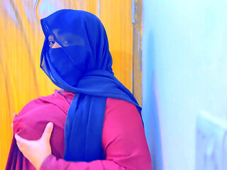 A Hot Egyptian Girl Wants to Have Sex with You