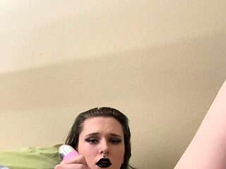 Cute amateur webcam teen girl toying pussy on webcam
