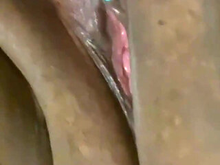 WildEnglishBBW feelin horny playing with my pink wet pussy