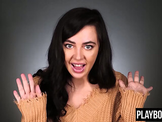 Brunette pornstar Whitney Wright shows us how to orgasm exactly