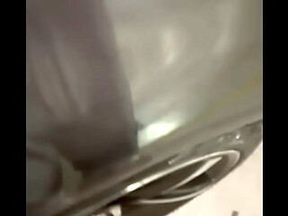 Casada Brasileira safada fode com funcionario do shopping no estacionamento - Depois das compras casada puta fica cheia de tes&atilde_o no funcionario do shopping e fode com ele no estacionamento.