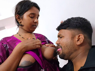 Devar apni bhabhi ki big boobs pahli bar aapne jibh se chat raha he - daver suking bhabhi boobs.