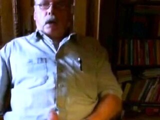Amateur Masturbating Bear