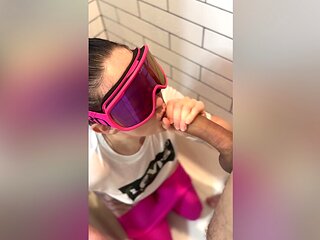 Dickflash Bathroom Adventure : Cum On Face
