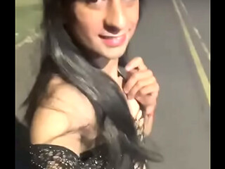 Salgo al bosque a pedir que me den pija
